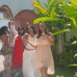 Keerthi shanthanu Instagram – 💞Get out there and live a little ! 💞
@mahuvnish @gayathriraguramm @sulujeeva 

#friendsforever #sistersforever #bali