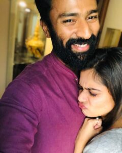 Keerthi shanthanu Instagram - 🩷🩶
@shanthnu