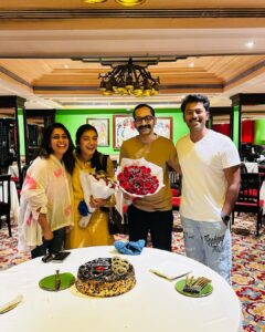 Keerthi shanthanu Instagram - a Twin Anniversary celebration❤️ 
@shanthnu & myself Sharing the same anniversary date along with this beautiful couple #FahadFazil & @nazriyafahadh 🤗
thank you #ALVijay sir for hosting us 💕
