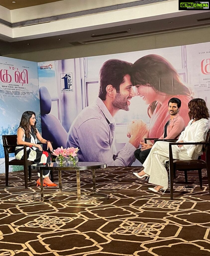 Keerthi shanthanu Instagram - When ur crushed in between two Heartthrobs 💕🔥 too much to handle @thedeverakonda & @samantharuthprabhuoffl Such a pleasure to interact with both of you 💕 #kushi Thanx to the sweetest production house @mythriofficial & @proyuvraaj 💕 Wearing : @shilpavummiti #happy
