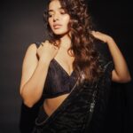 Ketika Sharma Instagram – I liked it, I draped it 🖤 

Styled by @rashmitathapa
Wearing @sabaahat
Jewellery @karnikajewelshyd
Shot by @puchi.photography 
HMU @makeuphairbyrahul
Draping @deparsalon 

#saree #tb