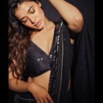 Ketika Sharma Instagram – I liked it, I draped it 🖤 

Styled by @rashmitathapa
Wearing @sabaahat
Jewellery @karnikajewelshyd
Shot by @puchi.photography 
HMU @makeuphairbyrahul
Draping @deparsalon 

#saree #tb