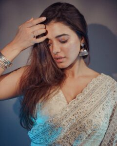 Ketika Sharma Instagram - Au clair de lune 🌗  #2 

Styled by @rashmitathapa
Wearing @sabaahat
Jewellery @amrapalijewels
Shot by @puchi.photography 
HMU @makeuphairbyrahul
Draping @deparsalon 

#brotheavatar #prereleaseevent #promotional #look #whitetheme #brotheavatarfromjuly28🌀