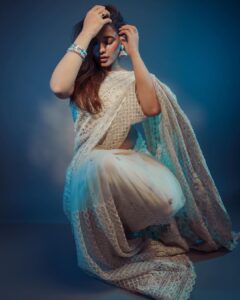 Ketika Sharma Instagram - Au clair de lune 🌗  #2 

Styled by @rashmitathapa
Wearing @sabaahat
Jewellery @amrapalijewels
Shot by @puchi.photography 
HMU @makeuphairbyrahul
Draping @deparsalon 

#brotheavatar #prereleaseevent #promotional #look #whitetheme #brotheavatarfromjuly28🌀