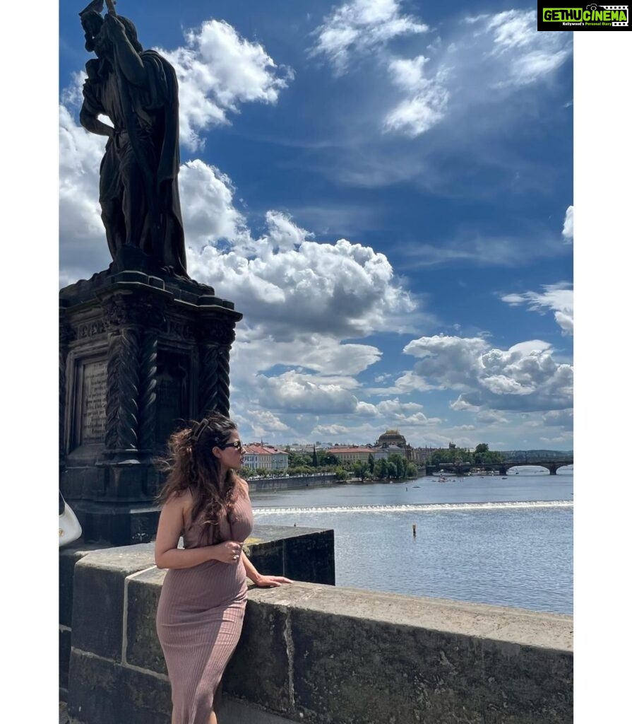 Ketika Sharma Instagram - One of the most touristic bridges in the world 😍 #gorgeous #cityofcastles #prague #charlesbridge Charles Bridge, Old Town, Prague