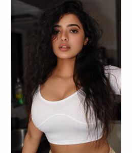 Ketika Sharma Instagram - You, me and a Lit 90s playlist ☕️

📸 - @shazzalamphotography 

#tb #portrait #moodboard #tbthursday