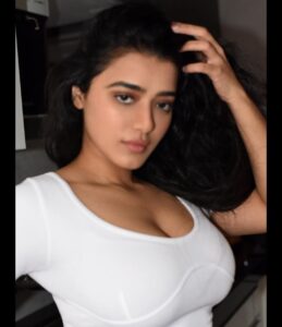 Ketika Sharma Instagram - You, me and a Lit 90s playlist ☕️

📸 - @shazzalamphotography 

#tb #portrait #moodboard #tbthursday