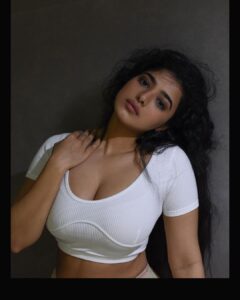Ketika Sharma Instagram - Oh Sunday. 

📸- @shazzalamphotography (#lovethem )🔥✨💛 

#sunday #instapic #portrait #love #sundayvibes #loveandlight