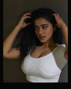 Ketika Sharma Instagram - Oh Sunday. 

📸- @shazzalamphotography (#lovethem )🔥✨💛 

#sunday #instapic #portrait #love #sundayvibes #loveandlight