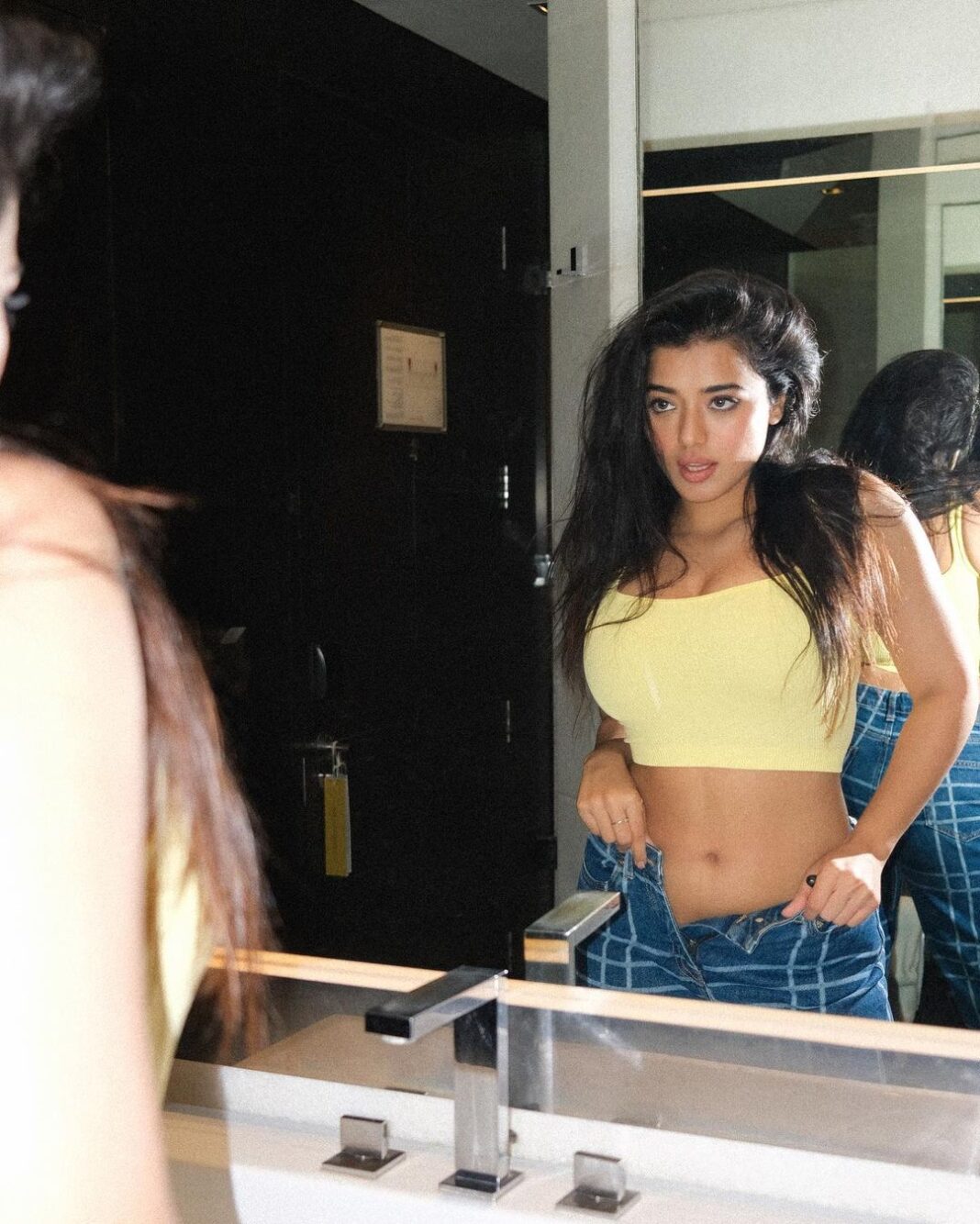 Ketika Sharma Instagram - Say my name 💛 @pranav.foto 🔥📸 #moodygrams #90s #hollywood #theme #moodboard #vibes #portrait #grainisgood