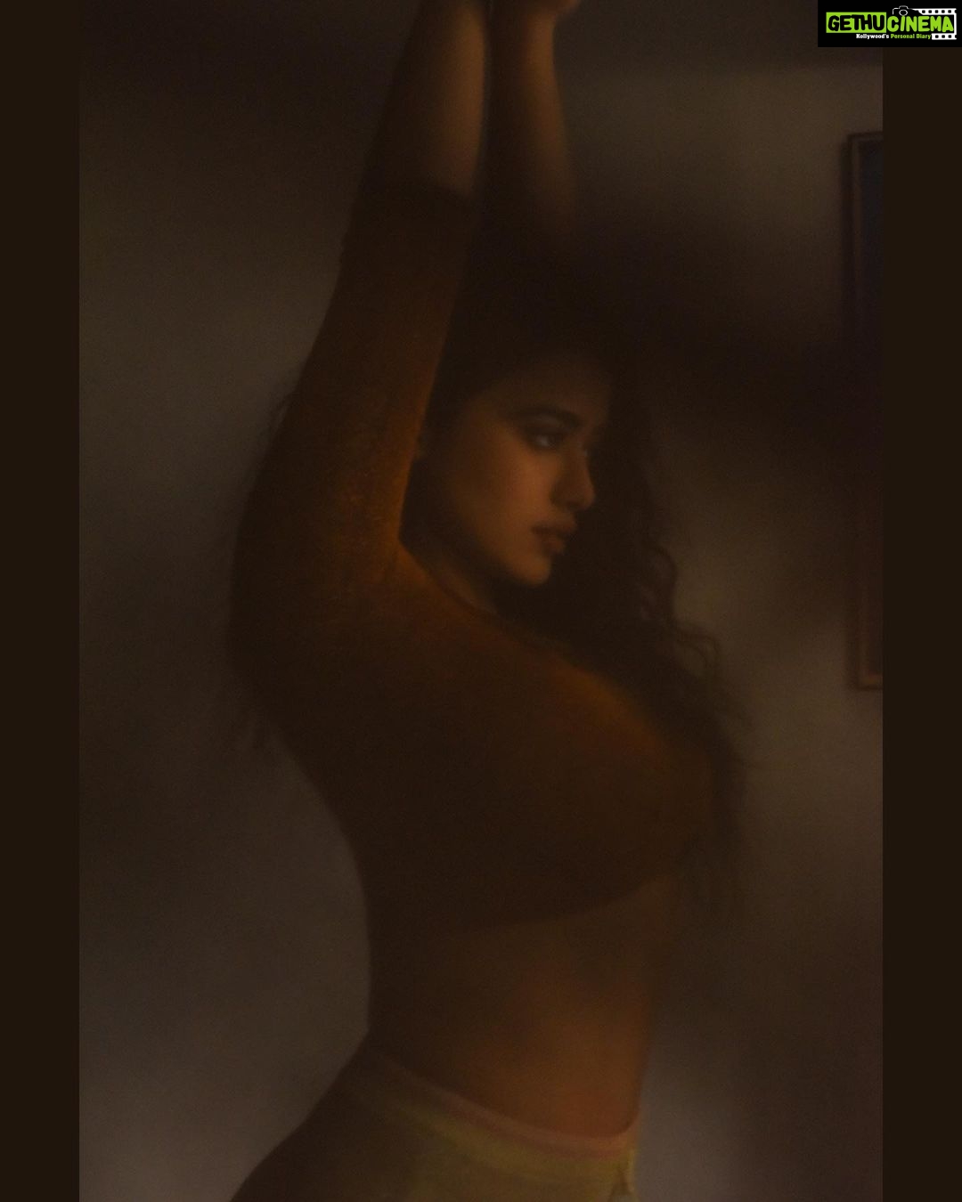Ketika Sharma Instagram - She said, “What if I dive deep? Will you come in after me? Would you share your flaws with me? Let me know ….” 📸- @shazzalamphotography 🔥 #moodygrams #quoted #pinksweats #honesty #lyrics #musings #vibing #portrait