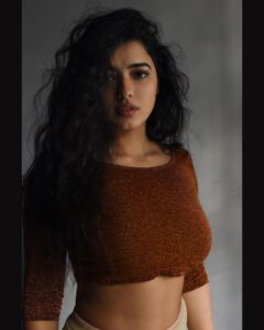 Ketika Sharma Instagram - “Her aura is made of poetry, roses and galaxies”
#portrait @shazzalamphotography 🙌🏼 

#portraitstream #moodboard #art #artwork #sunshades #shadowart