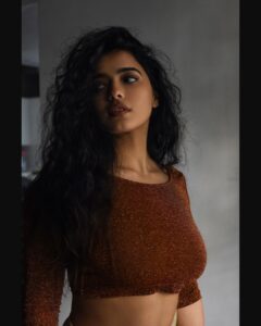 Ketika Sharma Instagram - “Her aura is made of poetry, roses and galaxies”
#portrait @shazzalamphotography 🙌🏼 

#portraitstream #moodboard #art #artwork #sunshades #shadowart