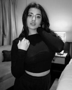 Ketika Sharma Instagram - aime et être aimé 💝

@pranav.foto 

#portrait #mood #moodboard