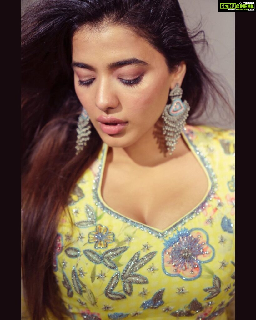 Ketika Sharma Instagram - Portraits by @puchi.photography 🤗 Styled by @rashmitathapa wearing @kaastaanbydivaajain and the lovely makeup by the very lovely @makeupartist_arti 🫶 #portraits #tb #for #promotions