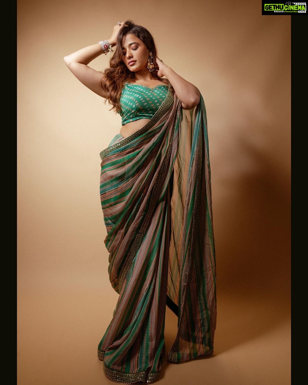 Ketika Sharma Instagram - Saturdaze 🦚 Styled by @rashmitathapa Wearing @issadesignerstudio Jewellery @sheetalzaveribyvithaldas Shot by @puchi.photography HMU @makeupbymadhushreeganapathy #saree #season #for #me 🫠#styled #tb