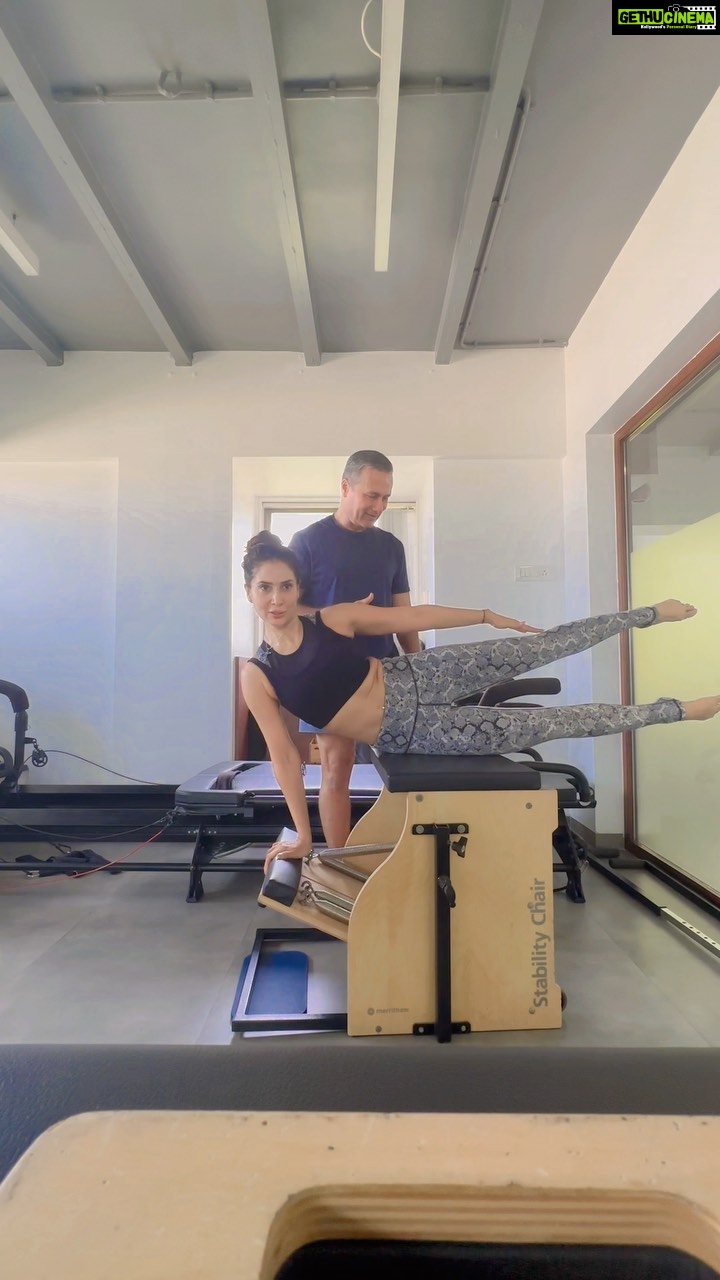 Kim Sharma Instagram - Special appreciation post for Sammy @samir.purohit 🫶🏻 always keeping my mornings so happy so meditative and productive. You’re the bestttt . #pilatesgirl #reels #pilates The Pilates Studio - Mumbai (india)