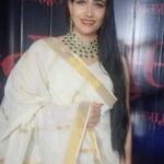 Komal Sharma Instagram - Embrace your uniqueness,be kind and shower love on the people close to you. #actress #actresslife #bollywoodactresses #viral #trendingreels #reelsviral #reels #explore #trendingnow #instareels #instagram #viralvideo #reelidea #reelsindia #reelit