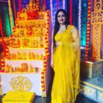 Komal Sharma Instagram - Happy Navratri to all 😀🌟🌟 #happynavratri #golu #navratri #saree #blissful #actresskomalsharma