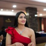 Komal Sharma Instagram - When in doubt, wear red... 🍒 #Actress #Actresslife #Red #WomenInRed 📸 @iam_mahendran_