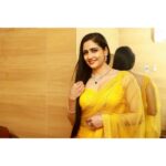 Komal Sharma Instagram - Yellow flower #actress #yellowsaree #model #viral #trending #photoshoot #komalsharma Captured by - @vivid_impressions__