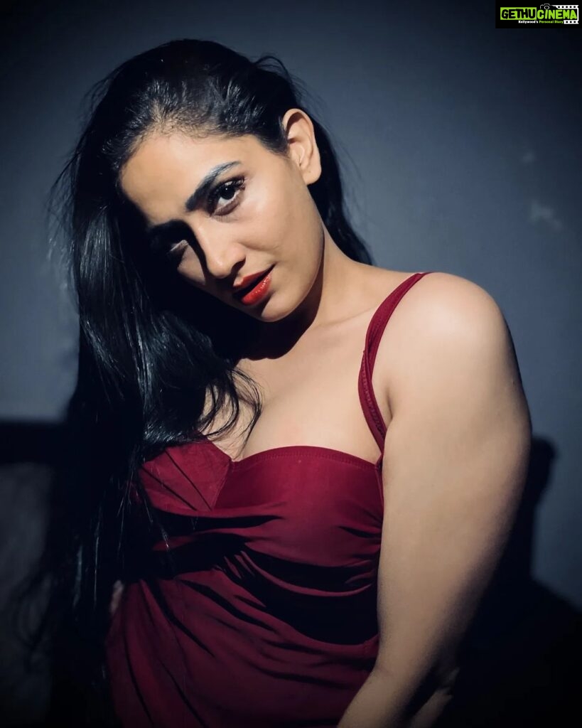 Komal Sharma Instagram - Keep Your Struggle a Secret, Until You Succeed ❤️‍🔥 #Actresslife #Model #Success #Struggle #Actress #Photoshoot Captured by - @soul__jo__boy