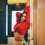 Komal Sharma Instagram - @dubaimall Captured by - @vaishakhviswanth Pro - @a._john_pro #shootmode #actorslife #bollywoodactress #malayalamactress #komalsharma