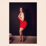 Komal Sharma Instagram – Beautiful distraction 😀😀❤️❤️
Pro – @a._john_pro
Captured by – @vajiravelunatarajan @vsmartphotography
Make up and Hair – @neeyumnaanumpromakeupacademy

#tamilactress #indianactress
#malyalamactress #bollywoodactress #kollywoodactress #malluactress #reddress #redlipstick #komalsharma #explore