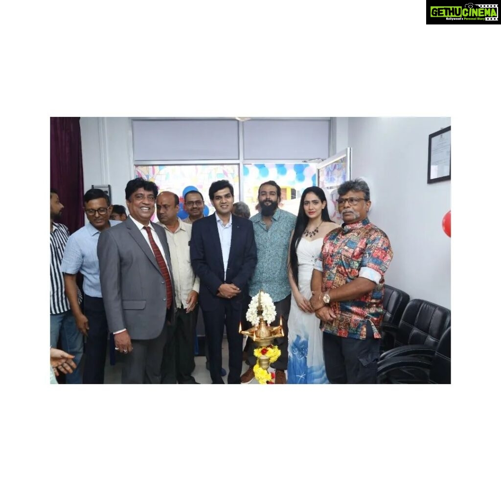 Komal Sharma Instagram - Akume health plus it is an innovative idea by Shri Keshav Acharya ji, Keshav ji's aim is to give international standard high superior quality medicines with competitive price. I was part of the inauguration as chief guest along with a fantastic, majestic and humble personality Shri BK Ravi IPS sir. I really wish Akume Health plus and Keshav Acharya ji for making this innovative idea a great success so many lives can benefit out of this. I wish all the beautiful souls who are behind this great goal. Thank you so much Keshav Acharya ji to make me part of this beautiful event