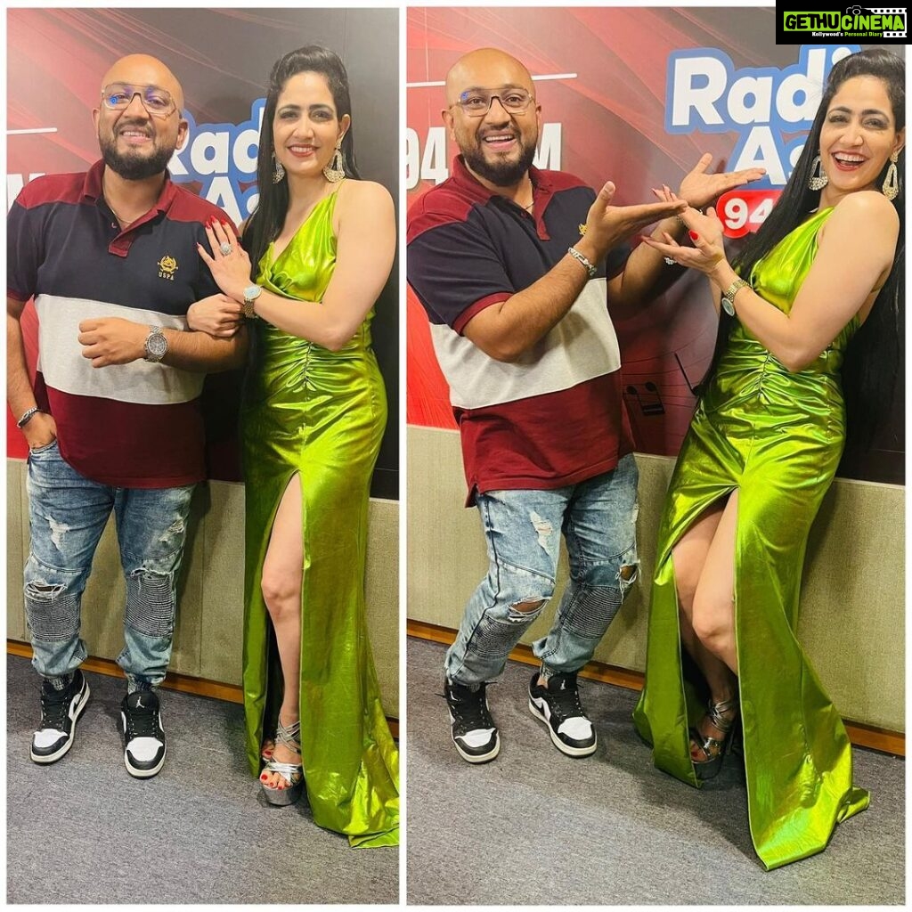 Komal Sharma Instagram - It was such a pleasure to host @actresskomalsharma on Power Drive on @radioasia947fm ! Bollywood/Mollywood/Kollywood Indian actress, National squash player, Miss South India - all in one. Humility, agility and sportsmanship- all for one, & one for all! 📸: @blackangel1796 ✌🏼♥️ #komalsharma #bollywood #mollywood #kollywood #radioasia947 #radioasia #rjzandubai #radiolife #interview #rjzan Dubai, United Arab Emiratesدبي