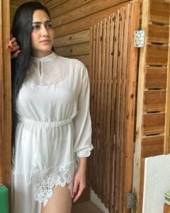 Komal Sharma Instagram - Enjoy Life to the fullest 😌❤️

#travel #model #life #love #modeling #actress