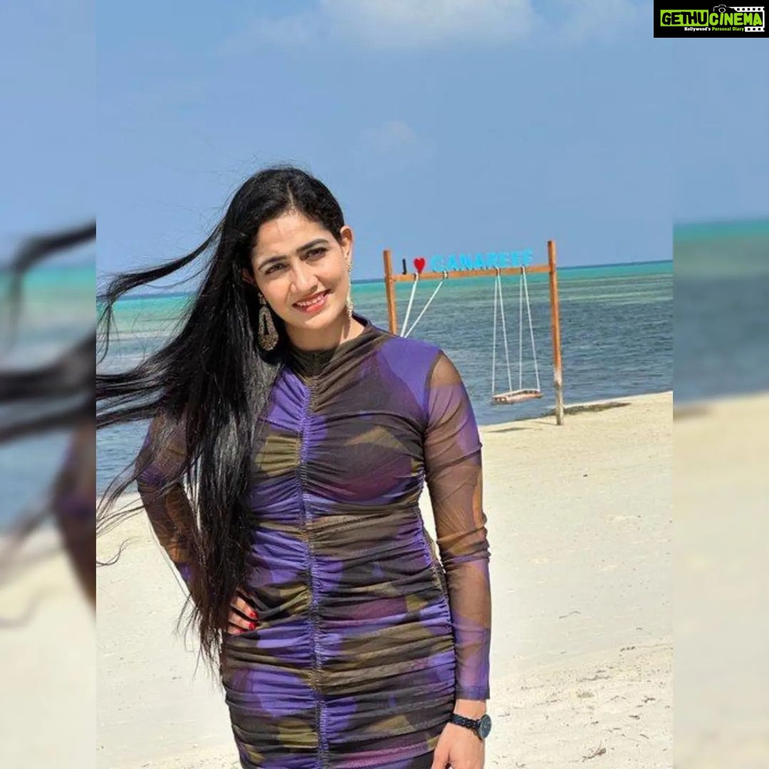 Komal Sharma Instagram - Lose yourself in a sea of blues #canareef #canareefresortmaldives #addu #lovemaldives #maldives #komalsharma #actress #explore #model #actresslife #model Pro - John @a._john_pro @actresskomalsharma Canareef Resort Maldives