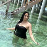 Komal Sharma Instagram - The sparks of gorgeousness with amidst the sparkling ambience. #ActressKomalsharma looks amazing in her recent clicks at #southpalmresorts in #Maldives #MaldivesTourism #Tourism #LoveMaldives #love#addu #visitmaldives Pro - @a._john_pro