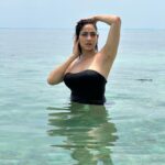 Komal Sharma Instagram - The sparks of gorgeousness with amidst the sparkling ambience. #ActressKomalsharma looks amazing in her recent clicks at #southpalmresorts in #Maldives #MaldivesTourism #Tourism #LoveMaldives #love#addu #visitmaldives Pro - @a._john_pro