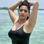 Komal Sharma Instagram - The sparks of gorgeousness with amidst the sparkling ambience. #ActressKomalsharma looks amazing in her recent clicks at #southpalmresorts in #Maldives #MaldivesTourism #Tourism #LoveMaldives #love#addu #visitmaldives Pro - @a._john_pro