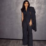 Konkona Sen Sharma Instagram – Felt like a boss at the Lust Stories 2 Premiere! All thanks to this amazing team: 
🖤🤍
Outfit: @qua.clothing
Jewellery: @minerali_store
Styled by: @damini_styles
Assisted by: @niddhii_jain
Makeup: @seldon_makeup 
Hair: @hairbyykaushall
Photographer: @pehelaggarwal