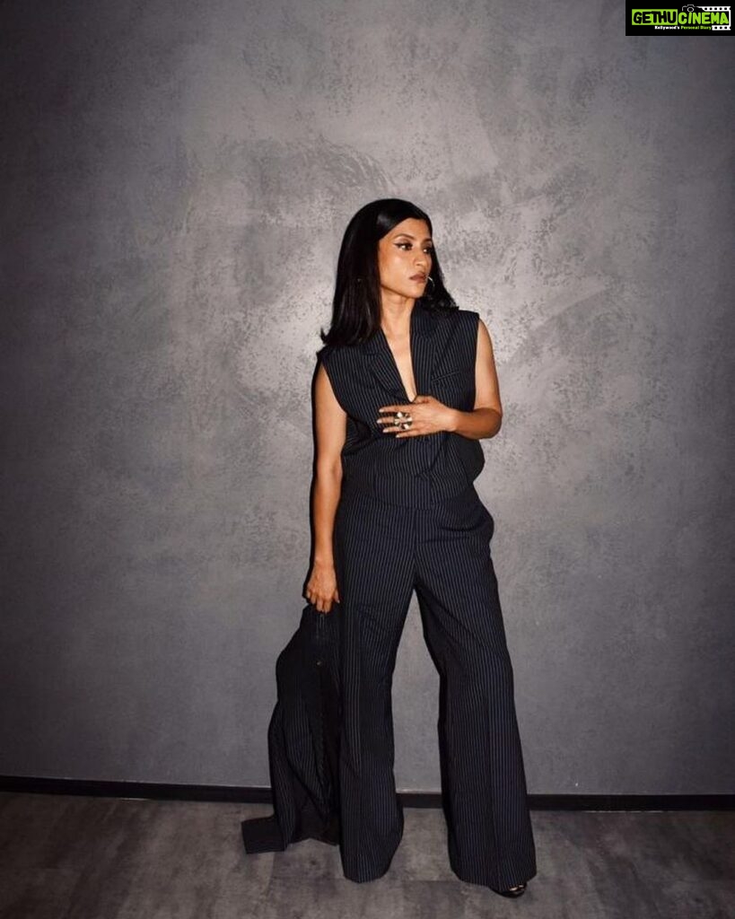 Konkona Sen Sharma Instagram - Felt like a boss at the Lust Stories 2 Premiere! All thanks to this amazing team: 🖤🤍 Outfit: @qua.clothing Jewellery: @minerali_store Styled by: @damini_styles Assisted by: @niddhii_jain Makeup: @seldon_makeup Hair: @hairbyykaushall Photographer: @pehelaggarwal