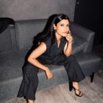 Konkona Sen Sharma Instagram – Felt like a boss at the Lust Stories 2 Premiere! All thanks to this amazing team: 
🖤🤍
Outfit: @qua.clothing
Jewellery: @minerali_store
Styled by: @damini_styles
Assisted by: @niddhii_jain
Makeup: @seldon_makeup 
Hair: @hairbyykaushall
Photographer: @pehelaggarwal