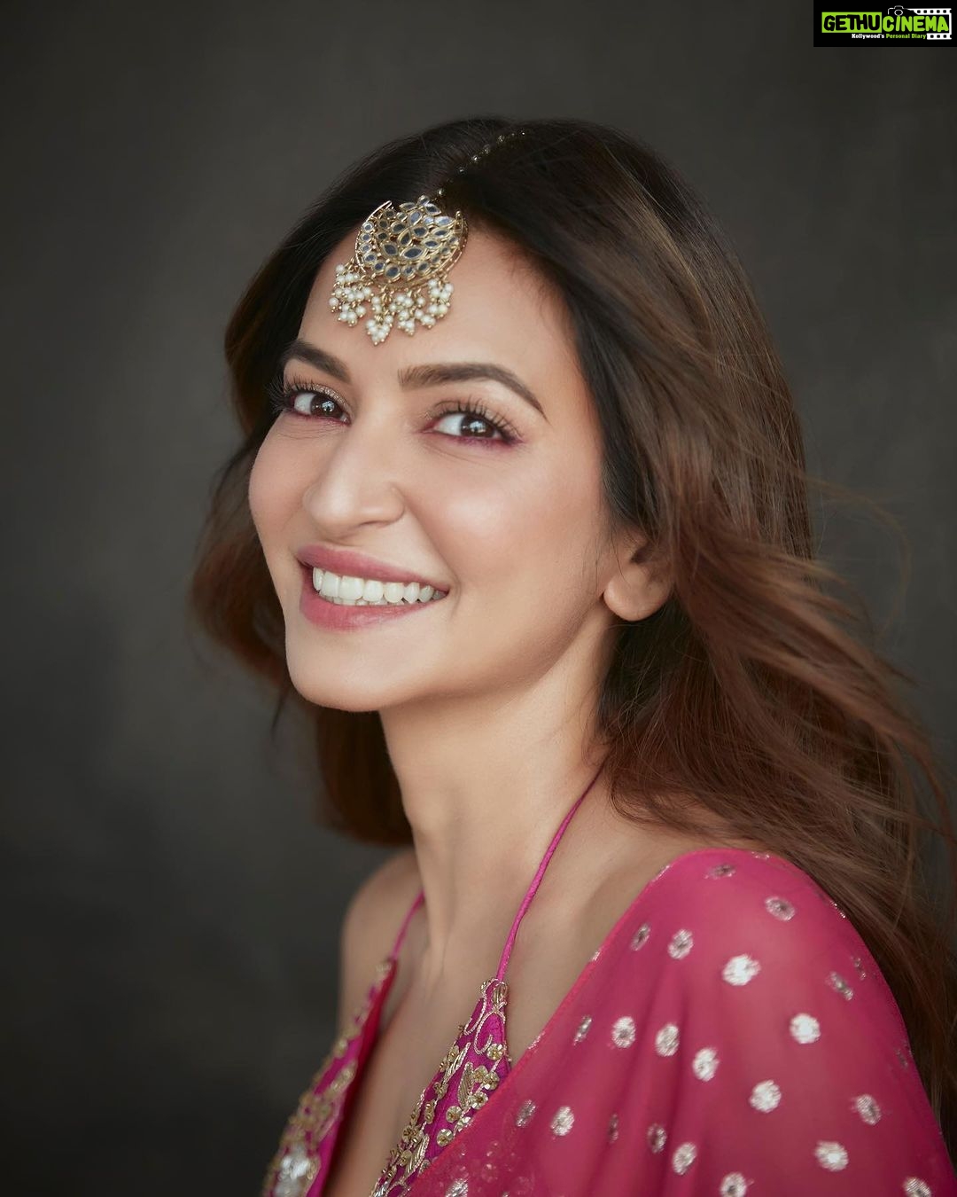Kriti Kharbanda Instagram - Desi girl meets barbie 💓💓💓 . . . #barbie #saturdaysaturday #weekendvibes #desigirl