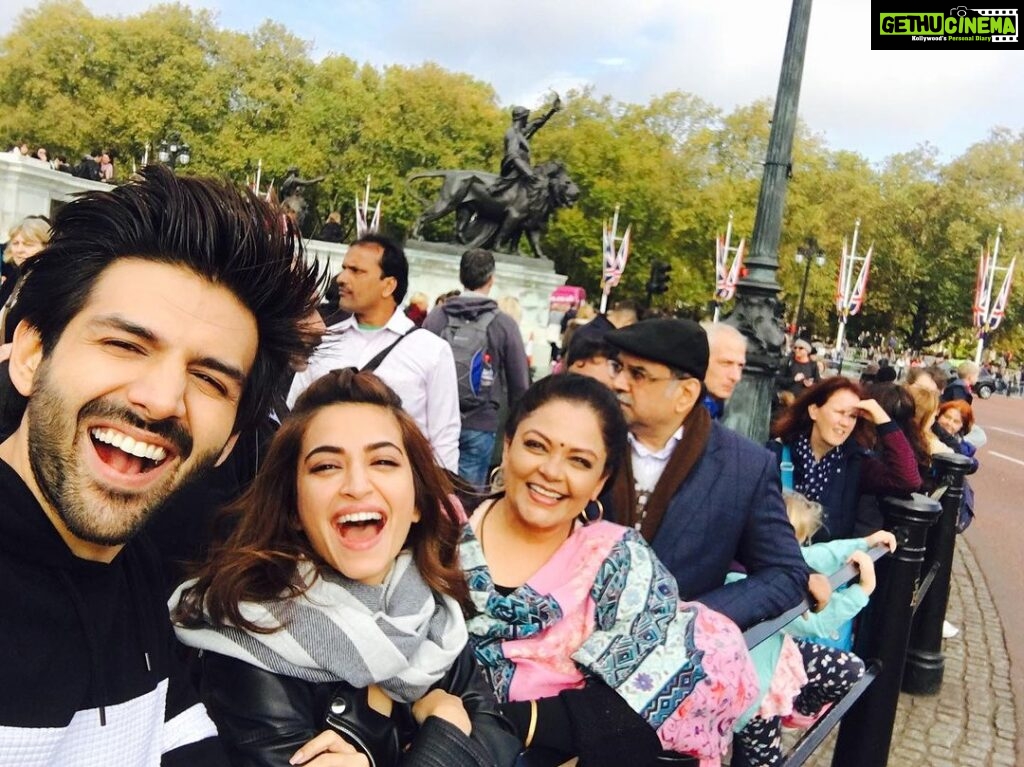 Kriti Kharbanda Instagram - Guest in London! A movie with many firsts! The first time I worked with @panorama_studios :) they welcomed me with open arms and I made so many new friends on this set, whom I can proudly call my friends even today. Ashwini dhir sir, our director not only gave me the opportunity to act in this film, but also share screen space with the greats of our industry. @tanviazmiofficial @pareshrawalofficial ♥ I had the most fun on set with these two! They’re happy souls and it shows. Ah, the things I’d do to go back and relive my time with them! @kartikaaryan from a fab costar to a dear dear friend. We came a long way. We were two passionate, driven and motivated actors. Always trying to do what’s best for the film and for ourselves. From discussing our debuts, to our future to our dreams. This journey was so adventurous! @abhishekpathakk thank u for being the shoulder I could cry on 🤭😂🤗! To everyone else I’m unable to mention here, just know that you’ve genuinely made a difference, and I’m glad our paths crossed! ♥ . . #6yearsofguestinlondon #throwback #anaya