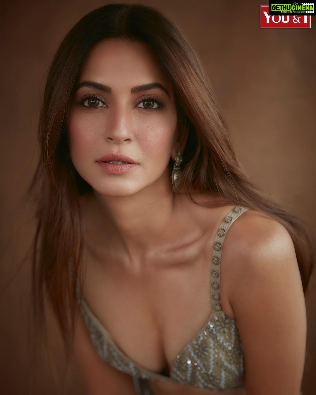 Kriti Kharbanda Instagram - It’s in the eyes baby, always in the eyes 🖤 . : . Magazine: @youandimag Interview by: @niharika.keerthi Creative Director: @juhi.ali Stylist: @saloniparekh__ Assited by: @jaineeebheda Photographer: @kadamajay Make-Up: @hinaldattani Hair: @sajzdot Outfit: @rishiandsoujit Earrings: @ut_jewellery_by_harveen Location: @tungsten.studios Artist Reputation Management: @idhyahmedia Managed by: @rounddclockentertainment Co-ordinated by: @nadiiaamalik