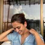 Kriti Kharbanda Instagram - Beating #mondayblues ! Always the #sunshinegirl 💙 . : . #grateful #happy #whatmondayblues