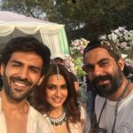 Kriti Kharbanda Instagram - Guest in London! A movie with many firsts! The first time I worked with @panorama_studios :) they welcomed me with open arms and I made so many new friends on this set, whom I can proudly call my friends even today. Ashwini dhir sir, our director not only gave me the opportunity to act in this film, but also share screen space with the greats of our industry. @tanviazmiofficial @pareshrawalofficial ♥️ I had the most fun on set with these two! They’re happy souls and it shows. Ah, the things I’d do to go back and relive my time with them! @kartikaaryan from a fab costar to a dear dear friend. We came a long way. We were two passionate, driven and motivated actors. Always trying to do what’s best for the film and for ourselves. From discussing our debuts, to our future to our dreams. This journey was so adventurous! @abhishekpathakk thank u for being the shoulder I could cry on 🤭😂🤗! To everyone else I’m unable to mention here, just know that you’ve genuinely made a difference, and I’m glad our paths crossed! ♥️ . . #6yearsofguestinlondon #throwback #anaya
