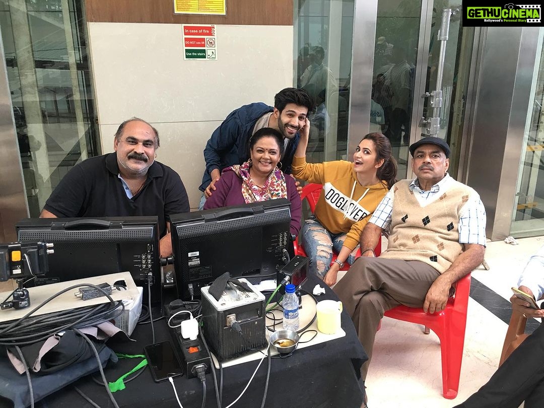 Kriti Kharbanda Instagram - Guest in London! A movie with many firsts! The first time I worked with @panorama_studios :) they welcomed me with open arms and I made so many new friends on this set, whom I can proudly call my friends even today. Ashwini dhir sir, our director not only gave me the opportunity to act in this film, but also share screen space with the greats of our industry. @tanviazmiofficial @pareshrawalofficial ♥️ I had the most fun on set with these two! They’re happy souls and it shows. Ah, the things I’d do to go back and relive my time with them! @kartikaaryan from a fab costar to a dear dear friend. We came a long way. We were two passionate, driven and motivated actors. Always trying to do what’s best for the film and for ourselves. From discussing our debuts, to our future to our dreams. This journey was so adventurous! @abhishekpathakk thank u for being the shoulder I could cry on 🤭😂🤗! To everyone else I’m unable to mention here, just know that you’ve genuinely made a difference, and I’m glad our paths crossed! ♥️ . . #6yearsofguestinlondon #throwback #anaya
