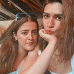 Kriti Sanon Instagram - Chaotic - Super Fun - Memorable From missing flights to forgetting phones in cabs, to magic shows, pouts, butterflies, songs on streets and incredible nights.. Vegas- thank you for a memorable weekend! 🥳🫶🏻💋 @nupursanon @sukritigrover