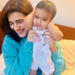 Kriti Sanon Instagram - The kinda love I needed ♥️♥️ Had the best time meeting my girls and their lil girls.. Maasi’s lil dolls! 😍🫶🏻 @ayushi.tayal @kriti_baveja our girl gang’s gettin bigger 🤪 We should do this more often! 😘 love you guys!!