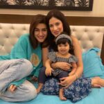 Kriti Sanon Instagram - The kinda love I needed ♥️♥️ Had the best time meeting my girls and their lil girls.. Maasi’s lil dolls! 😍🫶🏻 @ayushi.tayal @kriti_baveja our girl gang’s gettin bigger 🤪 We should do this more often! 😘 love you guys!!
