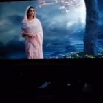Kriti Sanon Instagram - Focusing on the cheers and claps! ♥️🙏🏻 Jai Siya Ram 🏹🙏🏻♥️