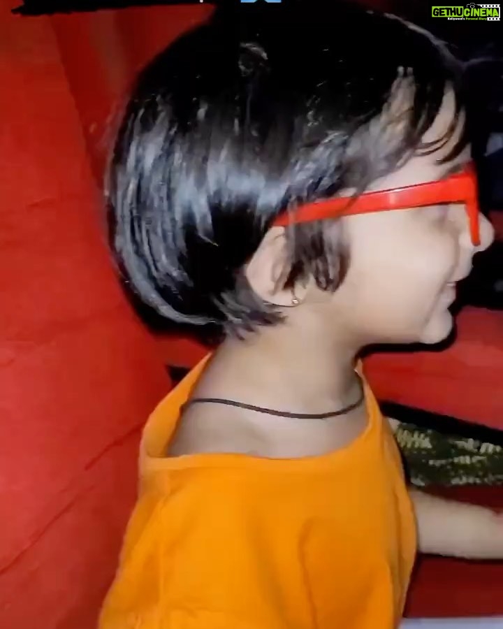 Kriti Sanon Instagram - As a child, the impact of visuals is a lot more than that of stories we hear. Our Visual memory is stronger and stays with us longer. I’m so happy that these lil ones and today’s generation is getting to watch Ramayana on the big screen. Ramayana is a very important part of our history, culture & values and we must pass this to every generation.. #Adipurush releases tomorrow in theatres and I request you all to take your kids along to watch this film. 🙏🏻♥️ Jai Siya Ram 🏹🙏🏻♥️