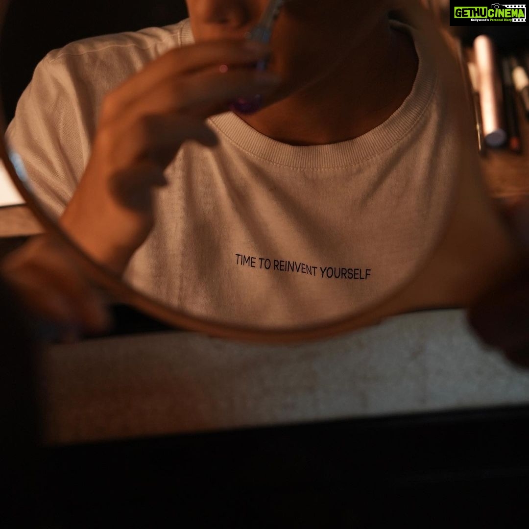 Kriti Sanon Instagram - Day1 of shoot for me on #DoPatti Time to Reinvent! Wearing 2 caps this time.. ππ»π¦π§Ώ Actor-Producer Lots of Blue Butterflies dancing in my stomach π¦ as i start this very special journey. Probably my MOST challenging role so far.. a story that touched me so deeply that it had to be the first for @bluebutterflyfilmsofficial ! ππ¦ #DoPatti Lets make a film we are proud of! Lets create magic!! @beatnikbob5 @kanika.d β€οΈβ¨π«Άπ»π¦ @bluebutterflyfilmsofficial @kathhapictures @netflix_in @kajol β€οΈ